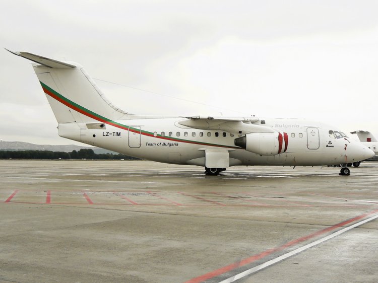 Самолет RJ70