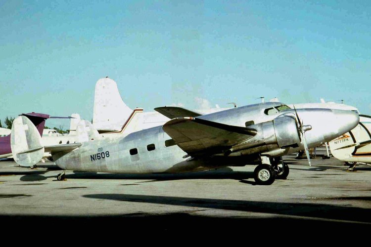 Самолет L-18-56 (Lodestar)