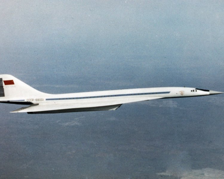 Самолет Ту-144