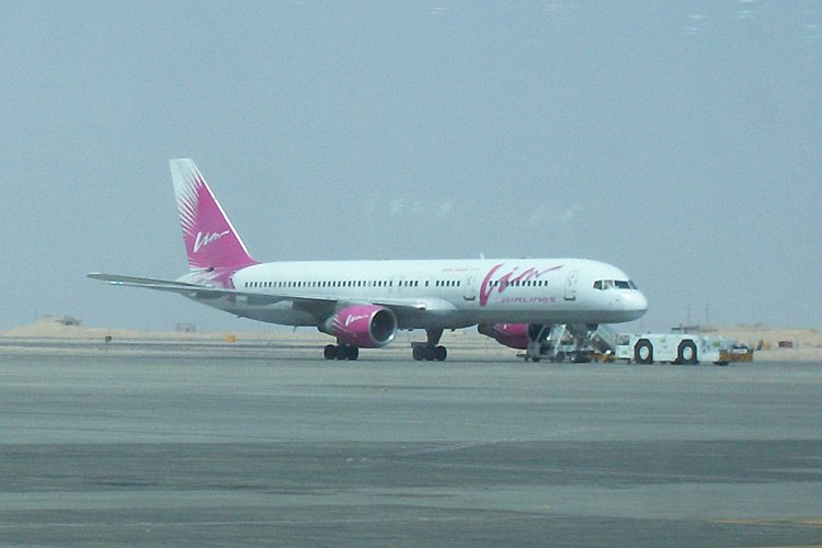 Самолет Boeing 757-200