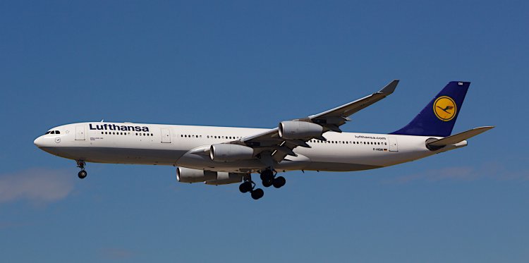 Самолет Airbus A340-300