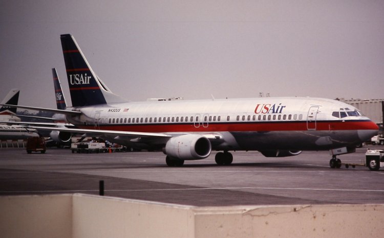 Самолет Boeing 737-400