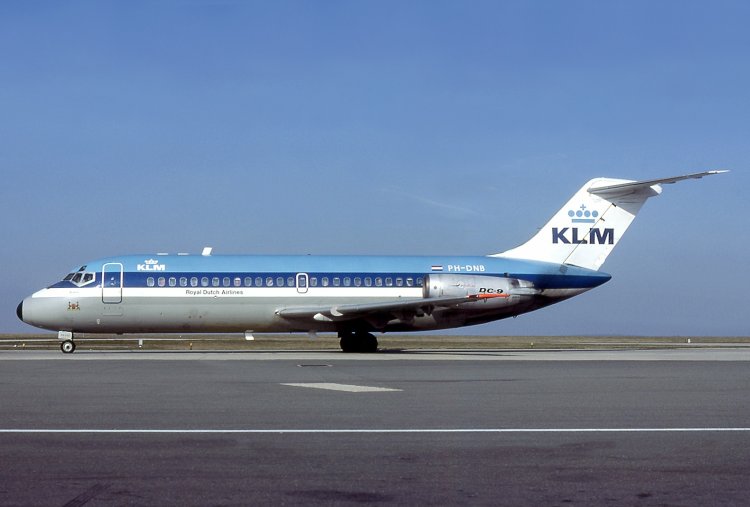 Самолет DC-9-10