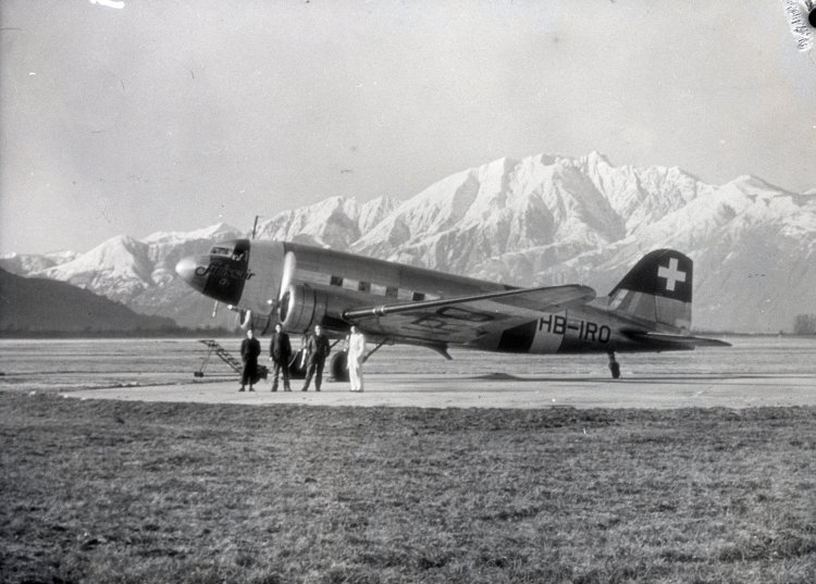 Самолет DC-3