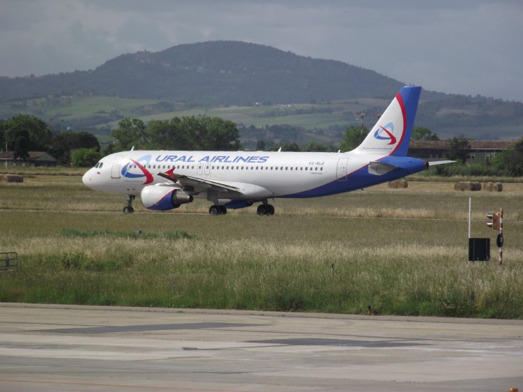 Самолет A320-200