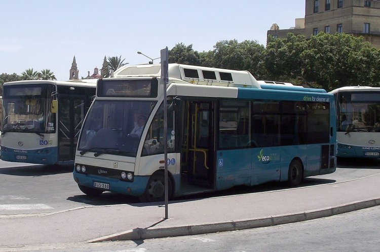 Автобус Optare Solo M880SL