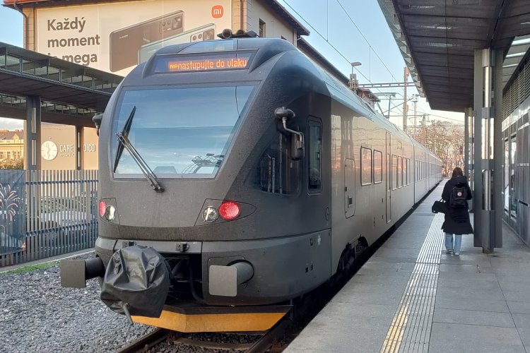 Электропоезд FLIRT (RABe 521-524, SNTF 541, DB 429.0, Abellio 426.1, Abellio BR 427.1, MÁV 415, RABe 526.0, ER75, EN75, Sm5, ЭПг, ЭПр, LE 480, ETR 150, ETR 155, ETR 170, ETR 330-350)