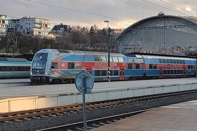 Электропоезд Škoda 1Ev (ČD 471, CityElefant)