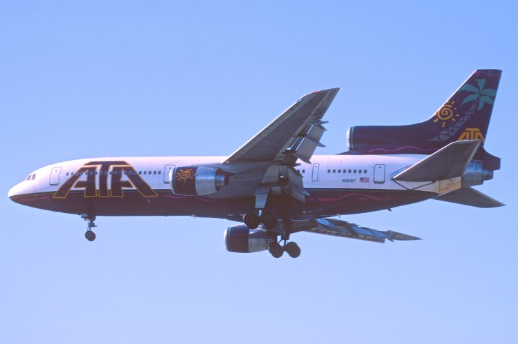 Самолет L-1011-500
