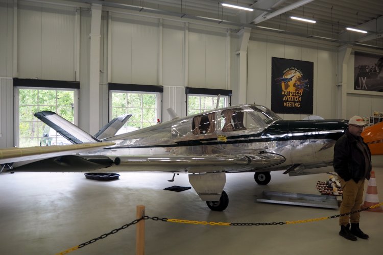 Самолет B35 (Bonanza)