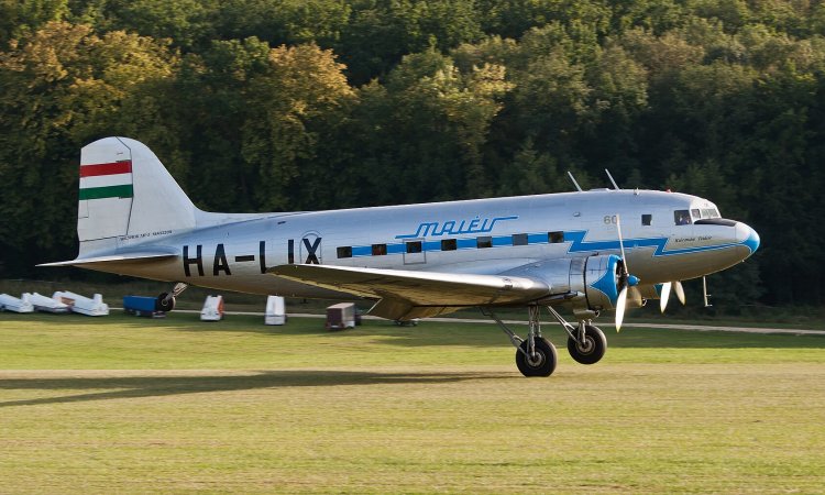 Самолет Ли-2Т