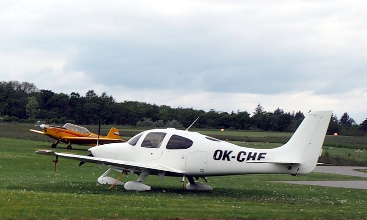 Самолет SR22 GTS