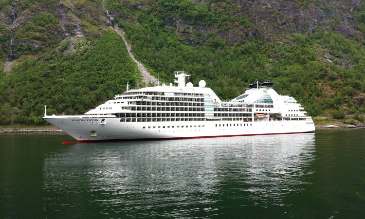 Теплоход Seabourn Sojourn