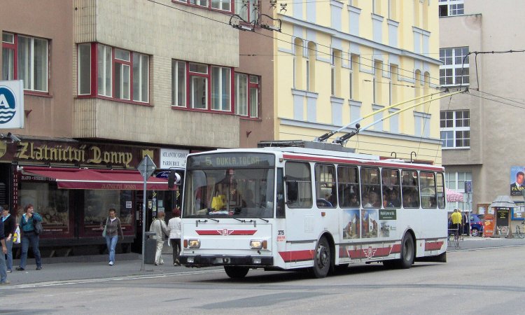 Троллейбус Škoda 14TrM