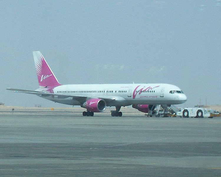 Самолет Boeing 757-200