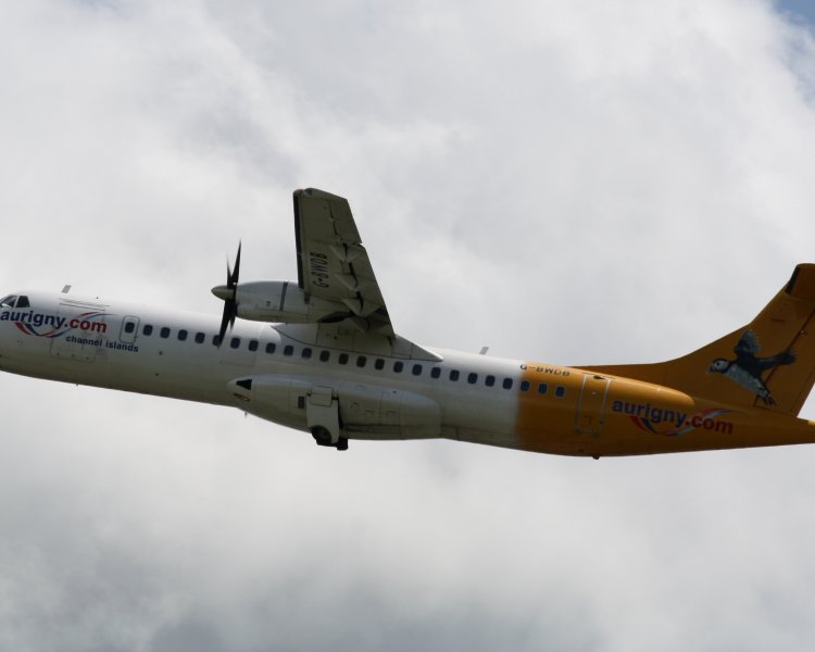 Самолет ATR 72–200