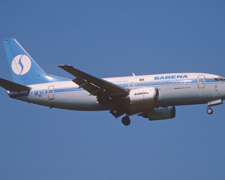 Самолет Boeing 737-500