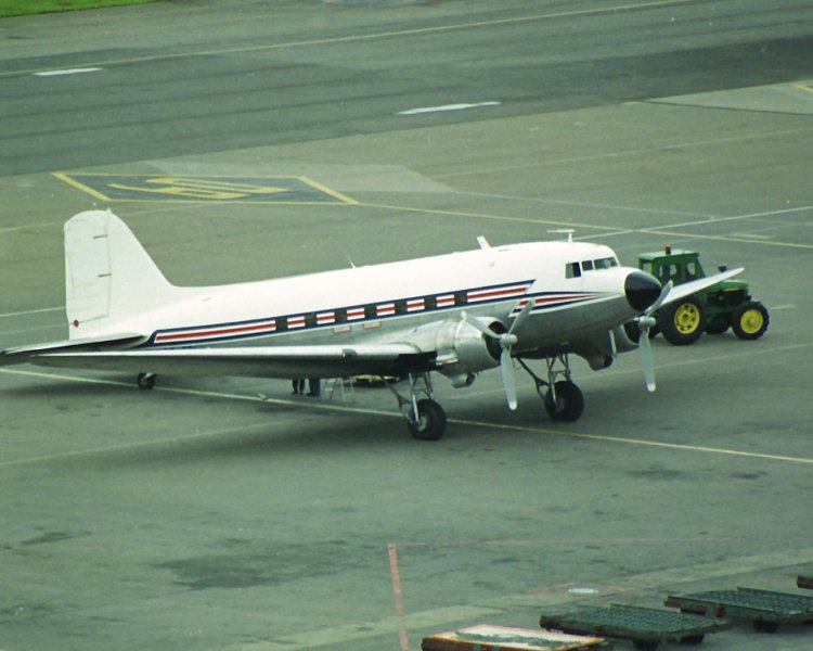 Самолет Douglas C-47A (Skytrain)