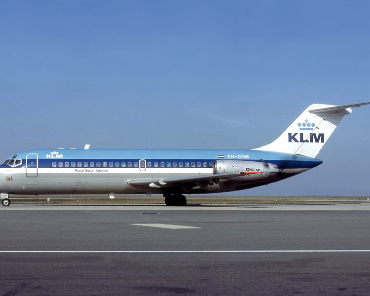 Самолет DC-9-10