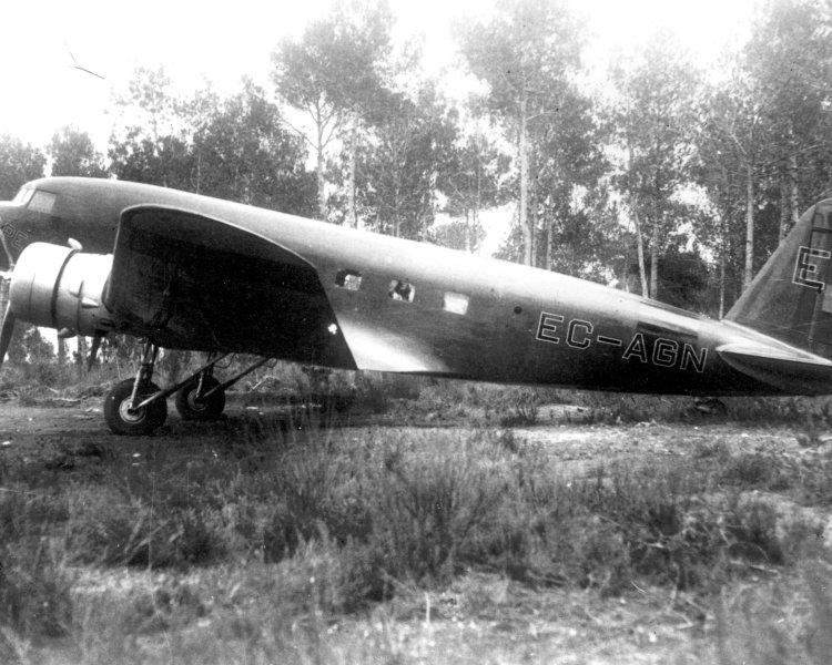Самолет Douglas DC-1
