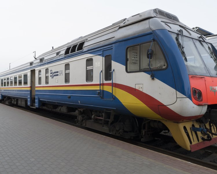 Дизель-поезд ДР1Б (63-555)