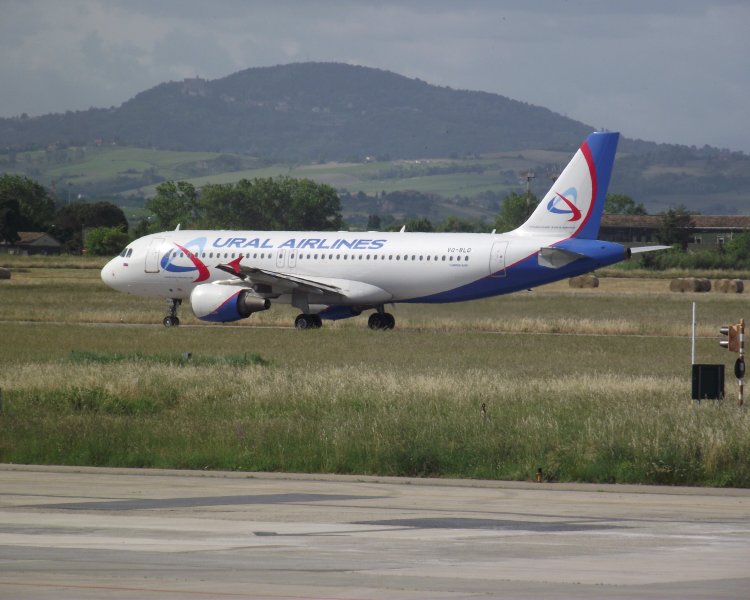 Самолет Airbus A320-200
