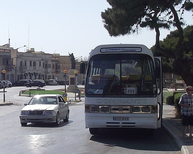 Автобус Bedford YMT Duple Dominant II
