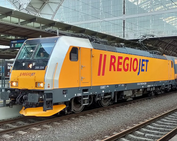 Электровоз Traxx F140 MS2 (E 186, SNCB 28, EU43, Re 484, RJ 386)