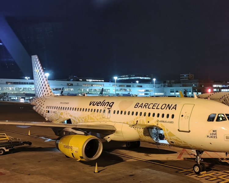 Самолет A320-200