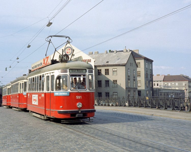 Трамвай L4