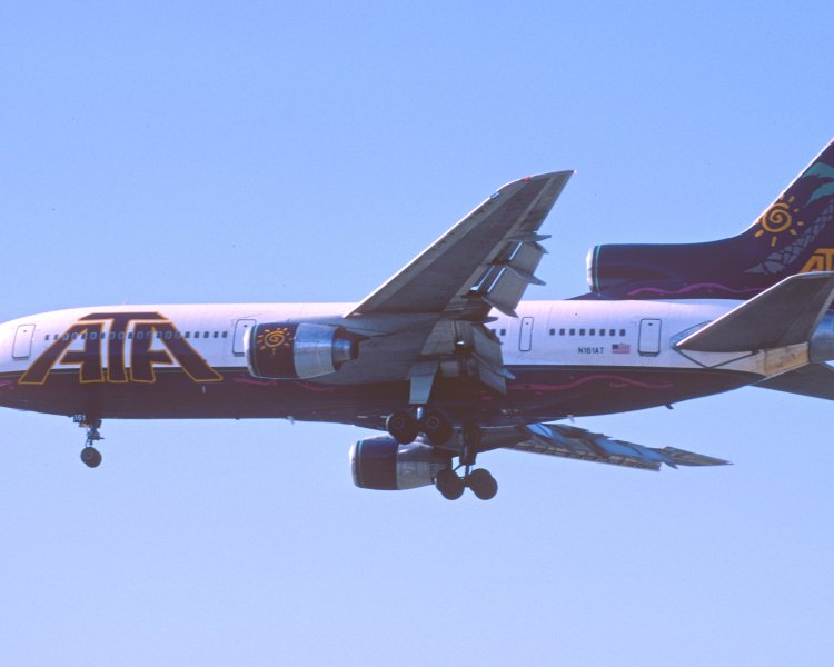 Самолет L-1011-500