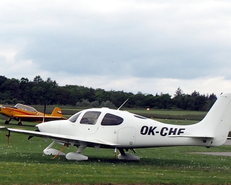 Самолет SR22 GTS