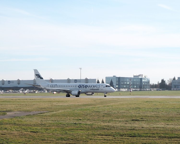 Самолет ERJ 190-100 (E-Jet, E190)