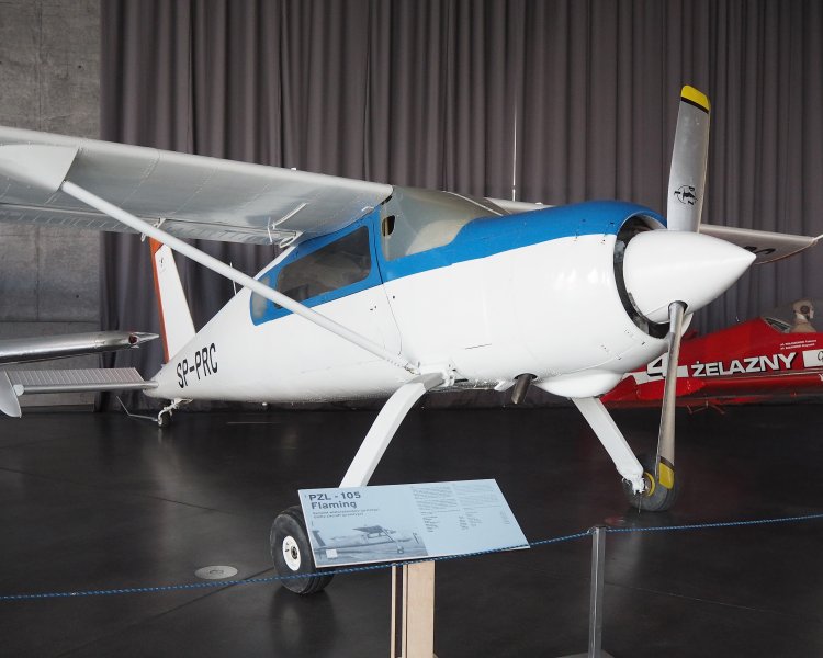 Самолет PZL-105M (Flaming)