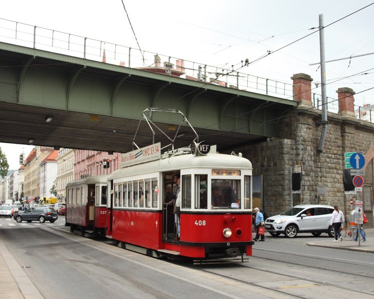 Трамвай T1
