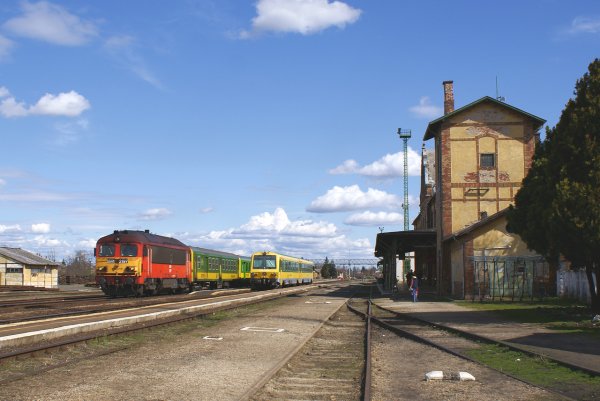 Тепловоз DHM7 (M41, MÁV 418)